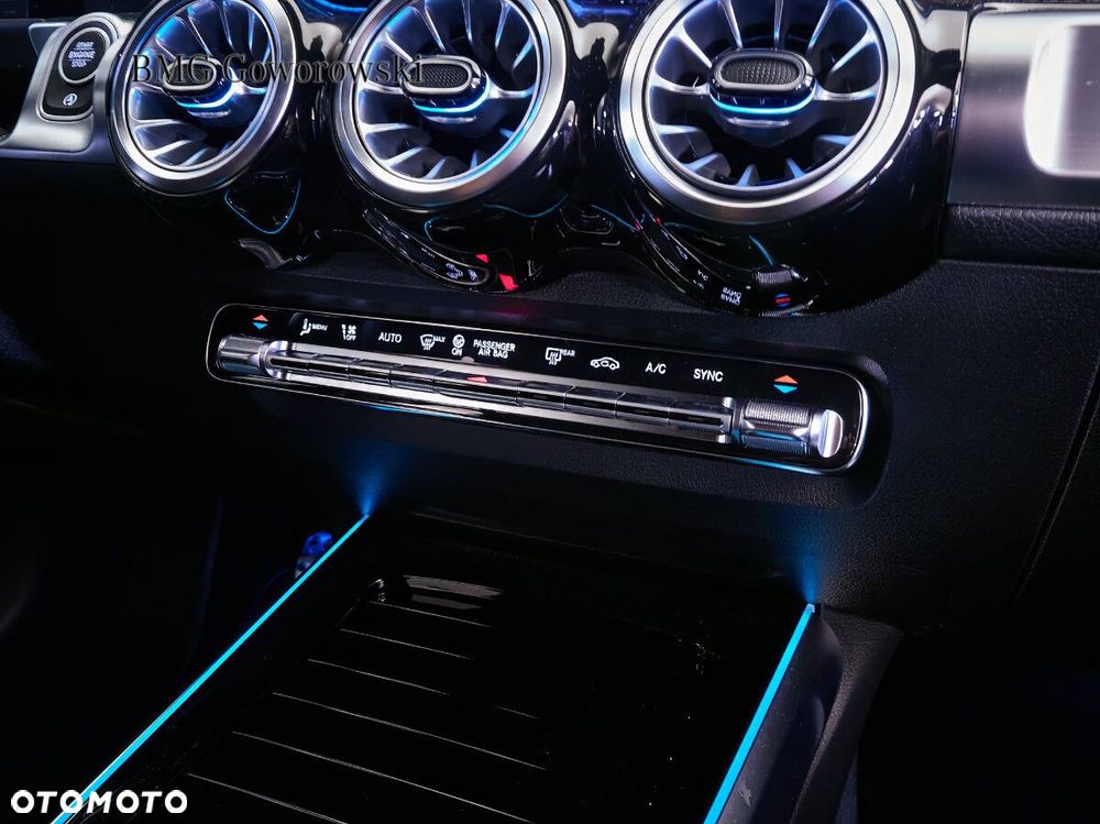 Mercedes-Benz GLB - 14