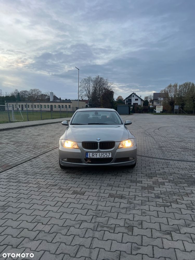 BMW Seria 3 318i - 2