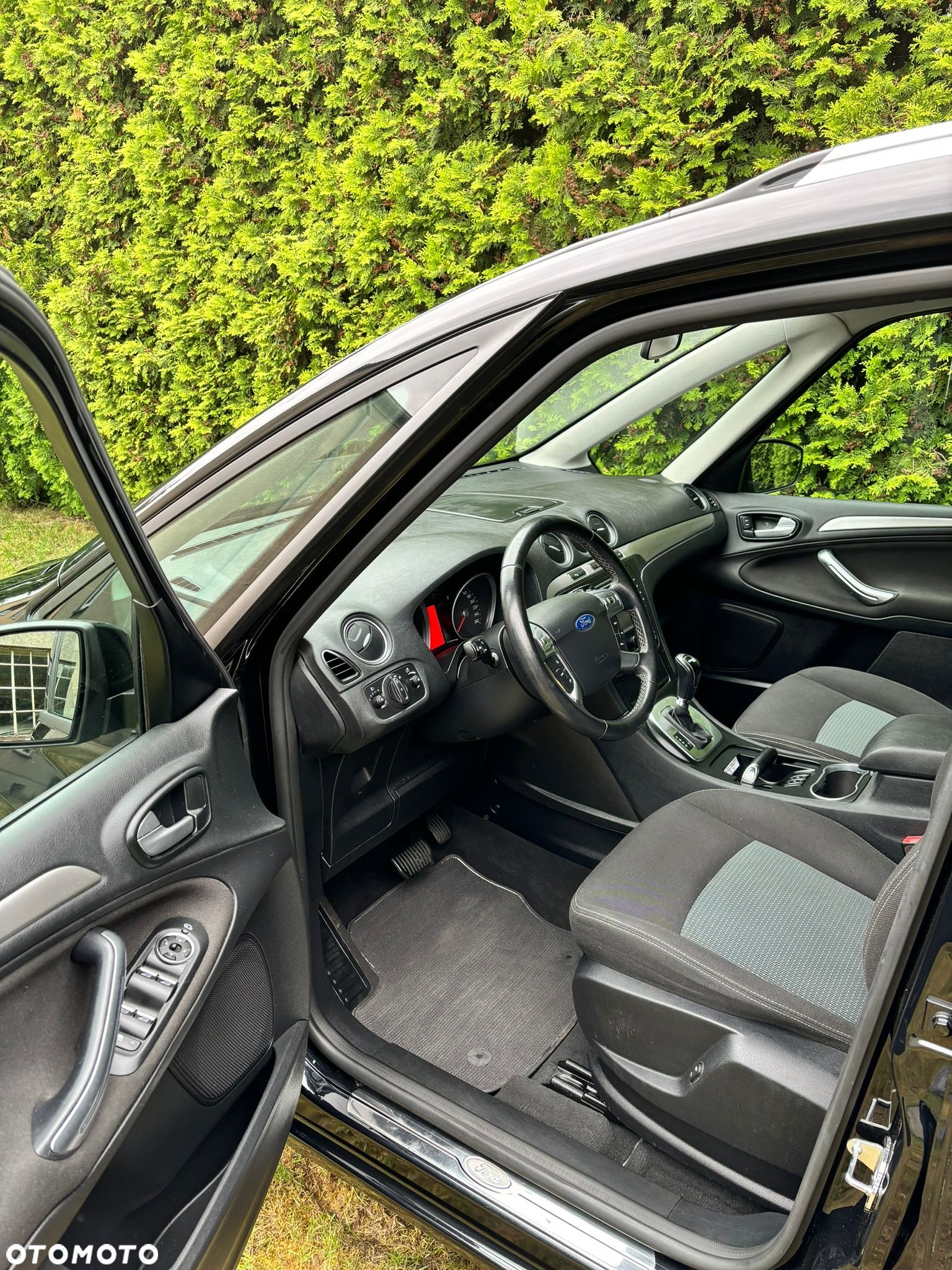 Ford Galaxy - 10