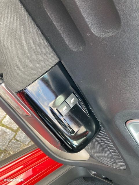 Citroën C3 1.2 PureTech Shine Pack EAT6 - 26