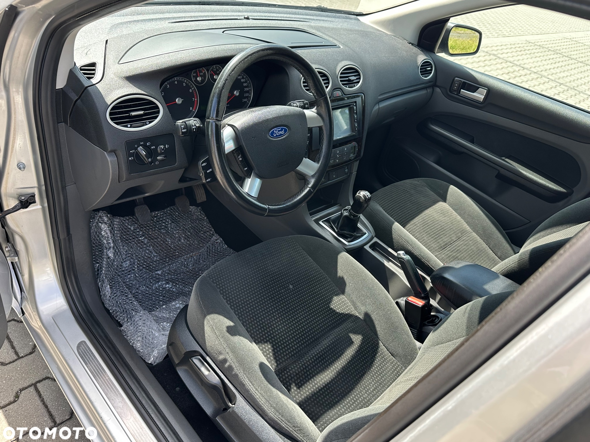 Ford Focus 1.6 16V Ghia - 9