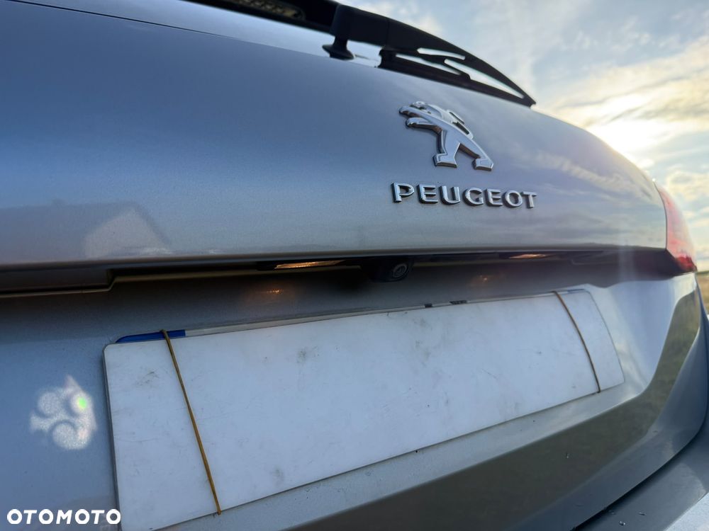Peugeot 308 BlueHDi 130 EAT8 Black Edition - 25