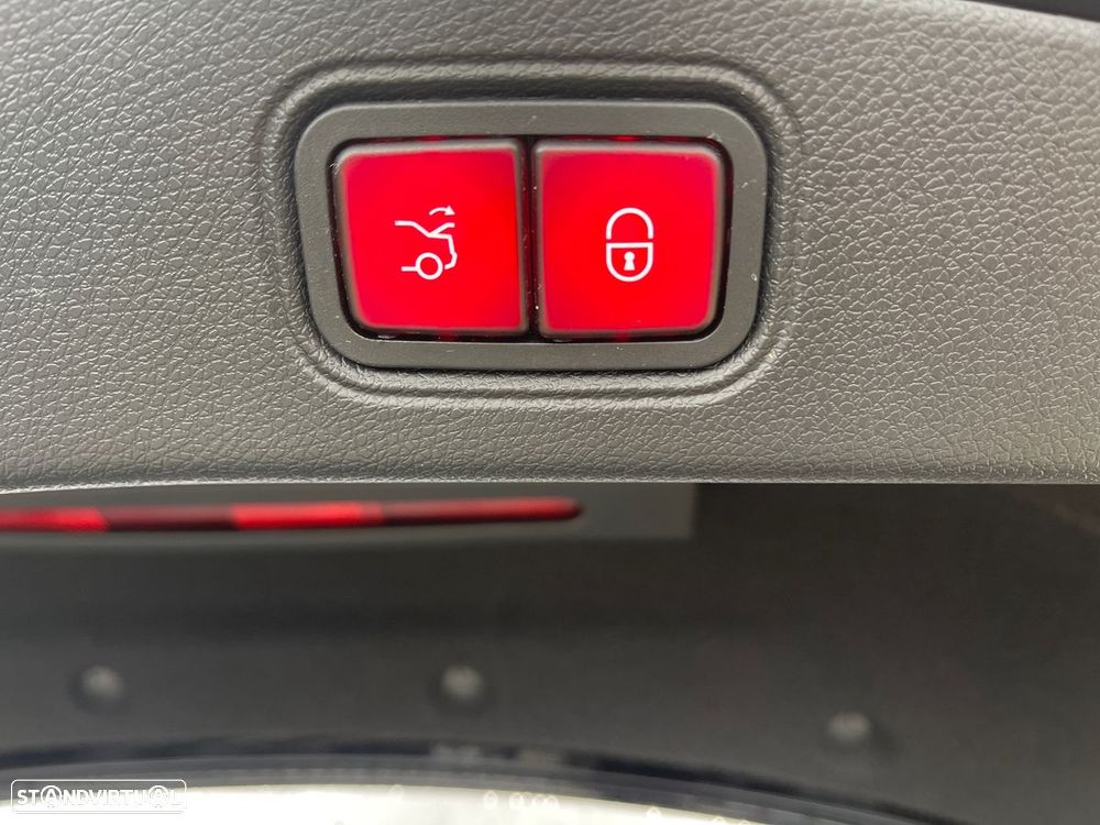 Mercedes-Benz E 300 d AMG Line 4Matic Aut. - 19