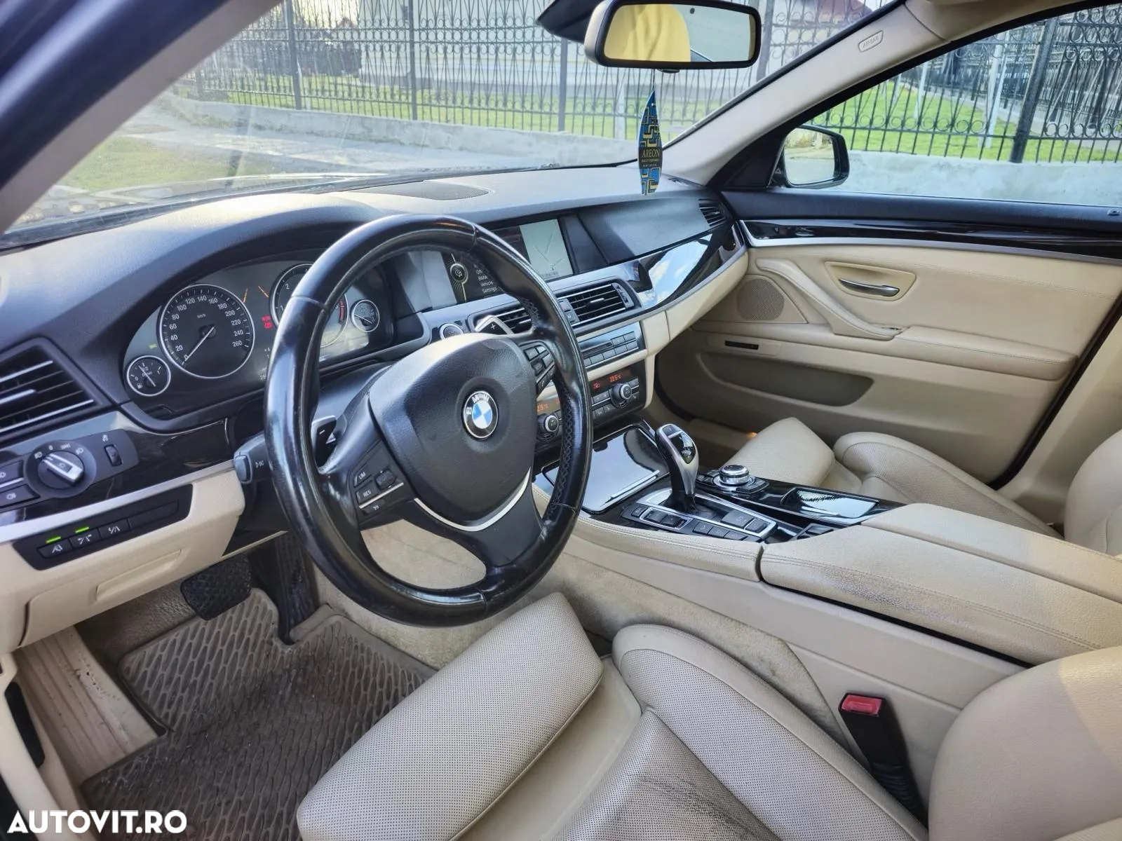 BMW Seria 5 530d xDrive - 12