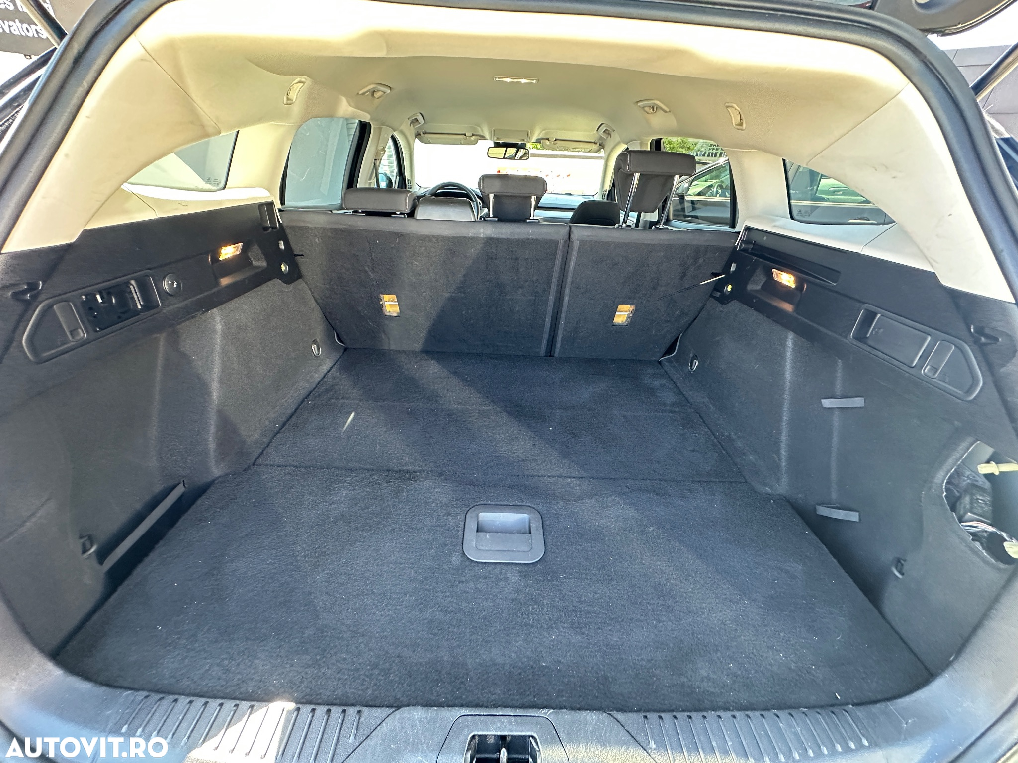 Ford Focus 2.0 EcoBlue Start-Stopp-System Aut. TITANIUM - 12