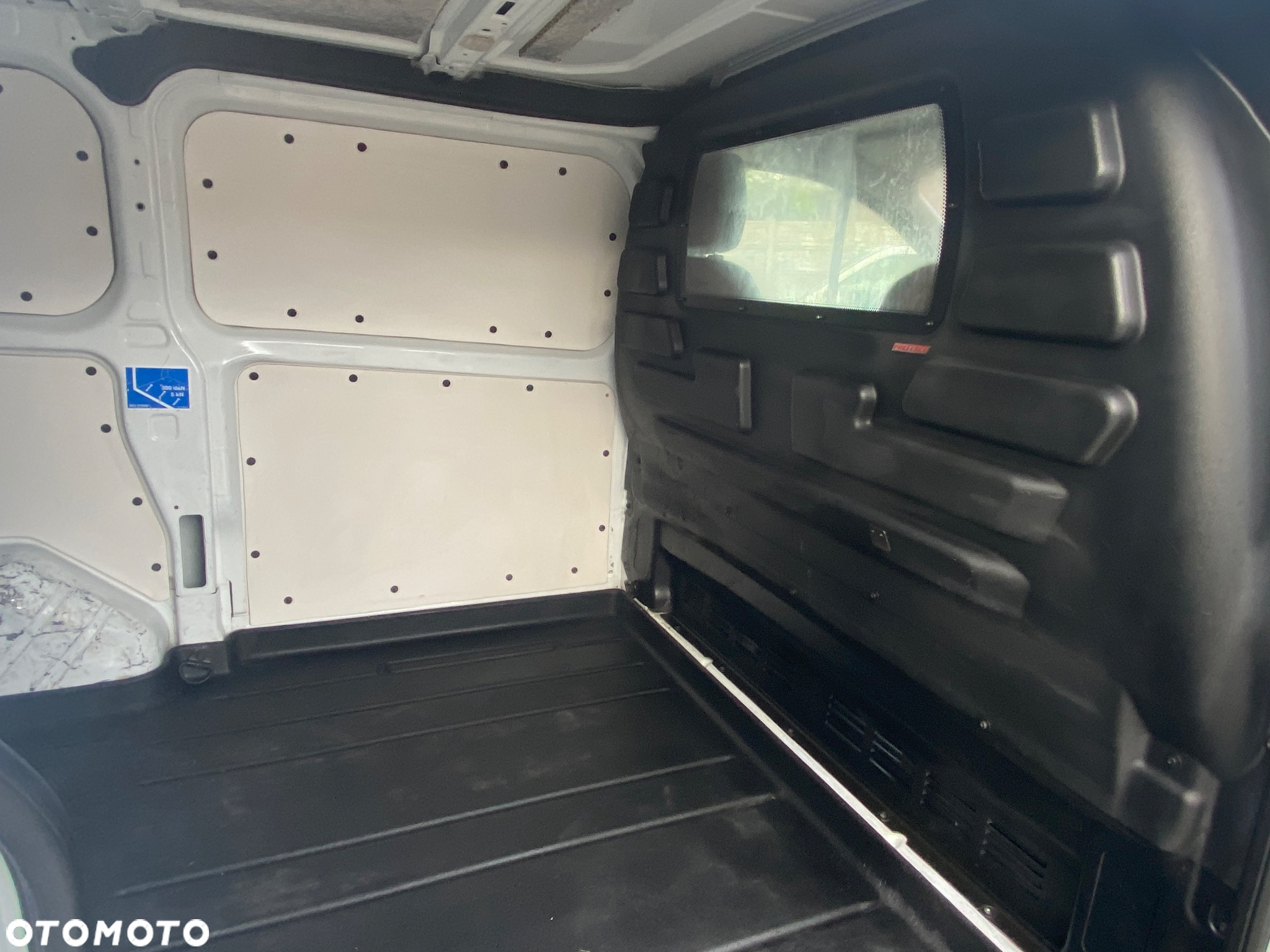 Ford TRANSIT CUSTOM - 27