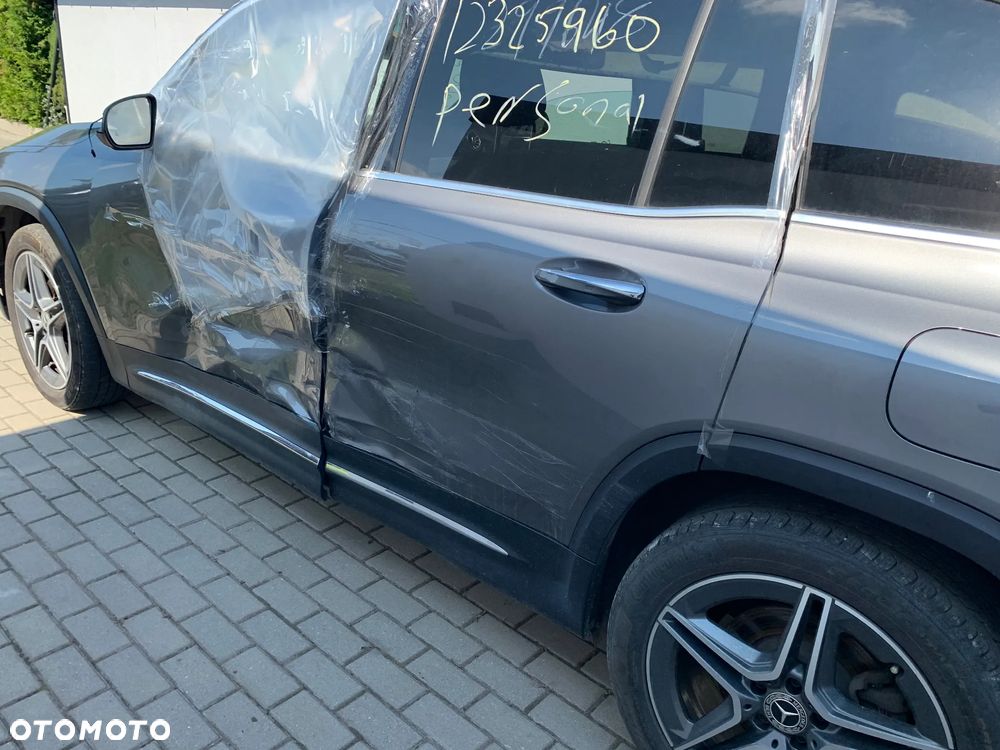 Mercedes-Benz GLB 250 4-Matic 8G-DCT - 9