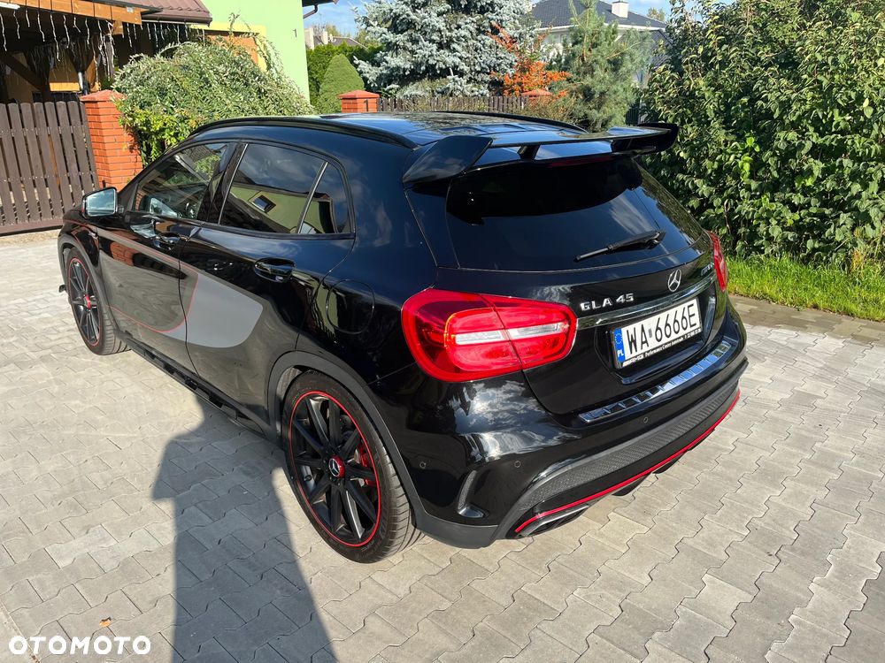 Mercedes-Benz GLA 45 AMG 4-Matic Edition 1 - 4