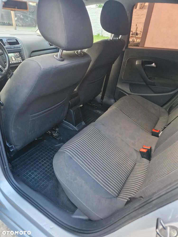 Volkswagen Polo 1.6 TDI DPF BlueMot Highline - 20
