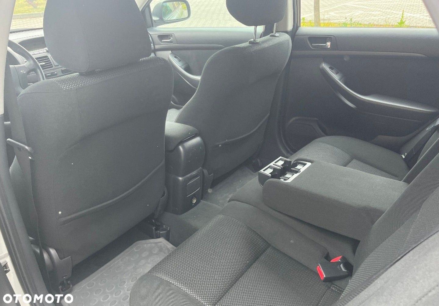 Toyota Avensis - 13