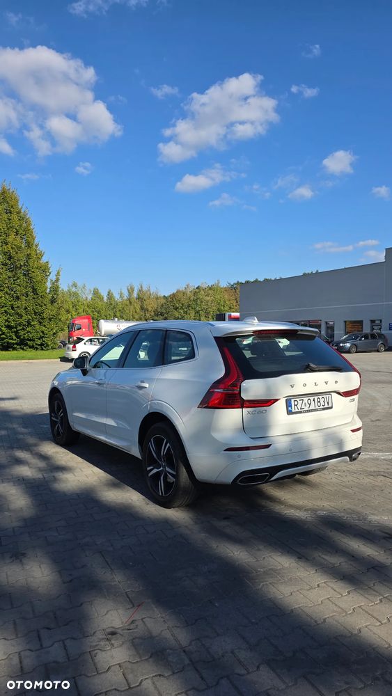 Volvo XC 60 D3 R-Design - 2