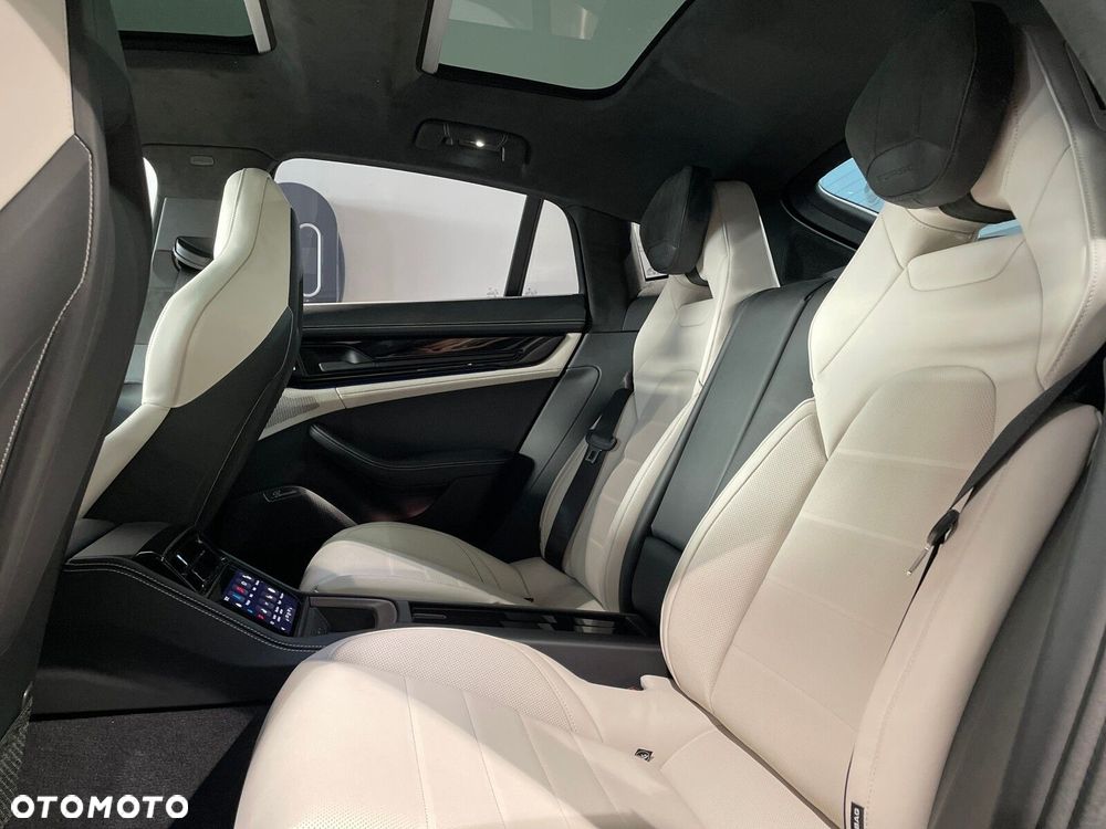 Porsche Panamera - 21