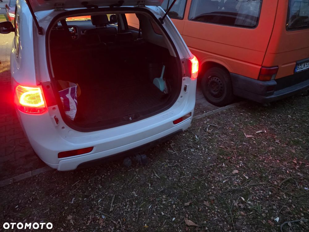 Mitsubishi Outlander 2.0 4WD - 19