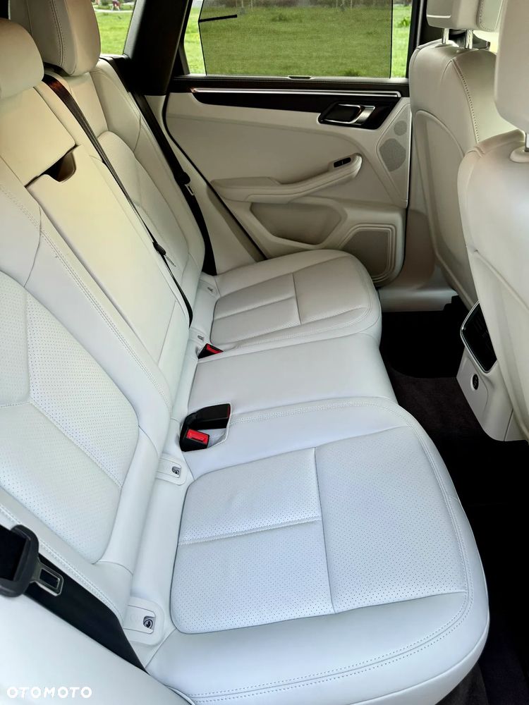 Porsche Macan Standard - 26