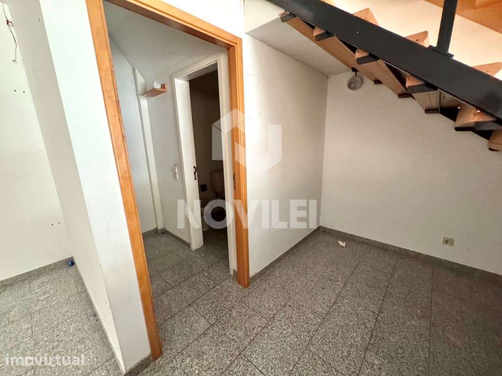 Loja de 2 pisos no Átrio Central de Centro Comercial, Pombal - Grande imagem: 4/13