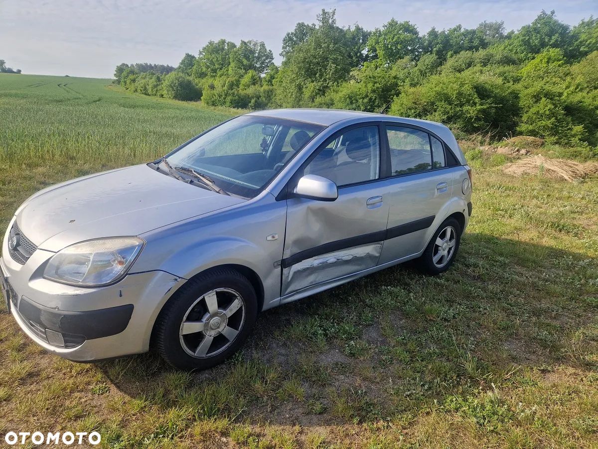 Kia Rio 1.6 Spirit - 1