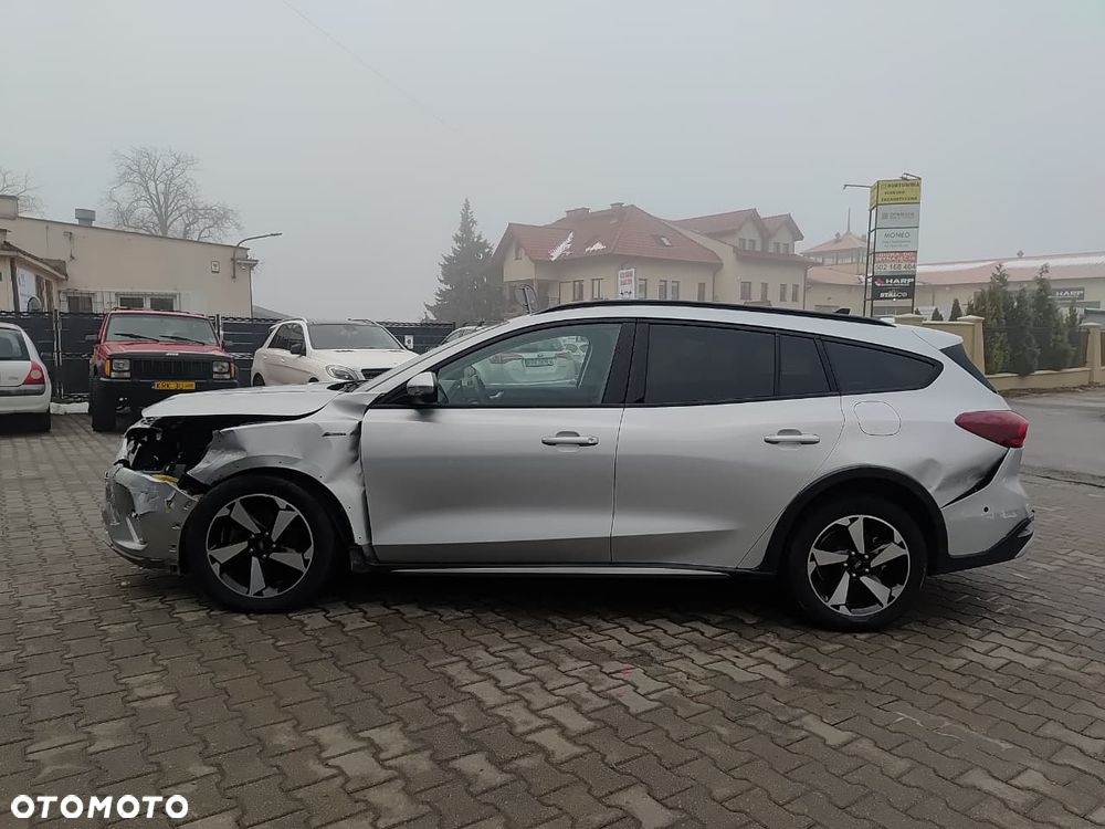 Ford Focus 1.0 EcoBoost Hybrid ACTIVE X - 4