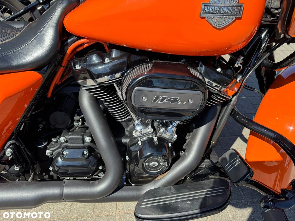 Harley-Davidson Touring Road Glide - 8