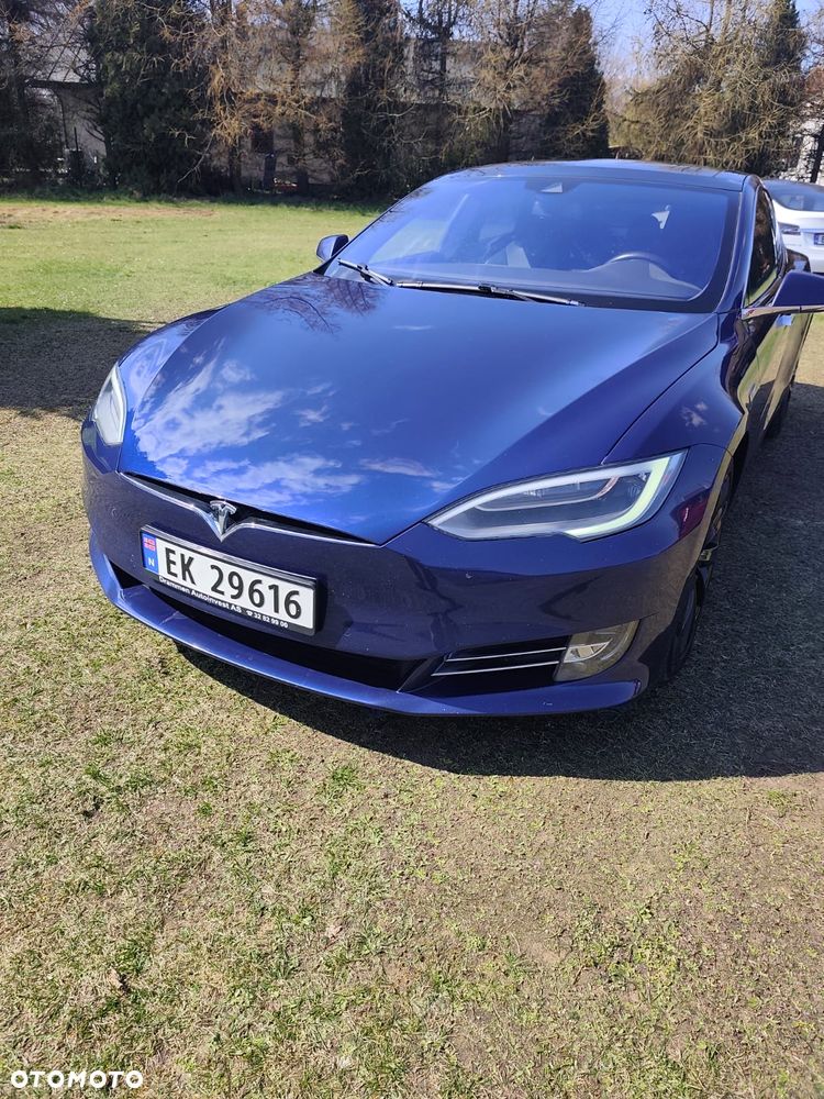 Tesla Model S - 2