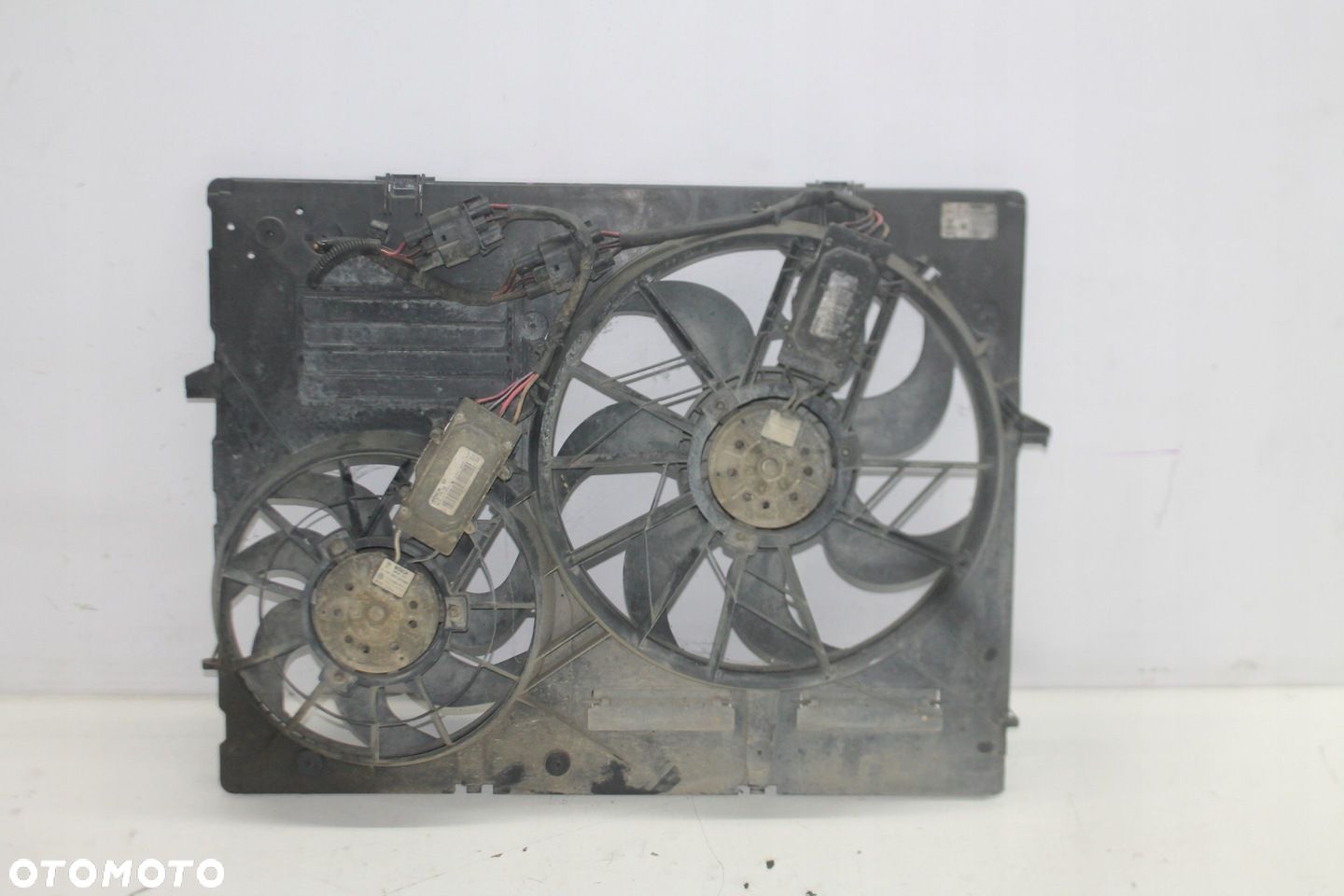 WENTYLATOR CHŁODNICY WIATRAK 7L0121203F VW TOUAREG 7L AUDI Q7 4L - 1