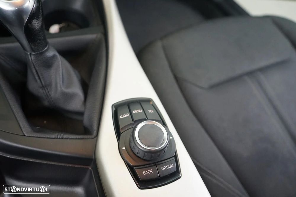BMW 116 d Luxury Line - 27