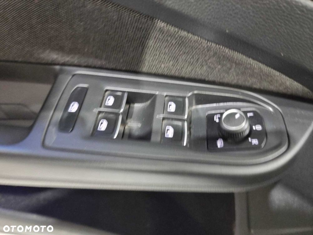 Volkswagen Golf - 20