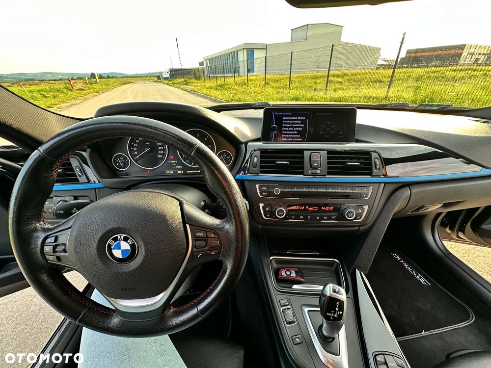BMW Seria 3 330d M Sport - 13