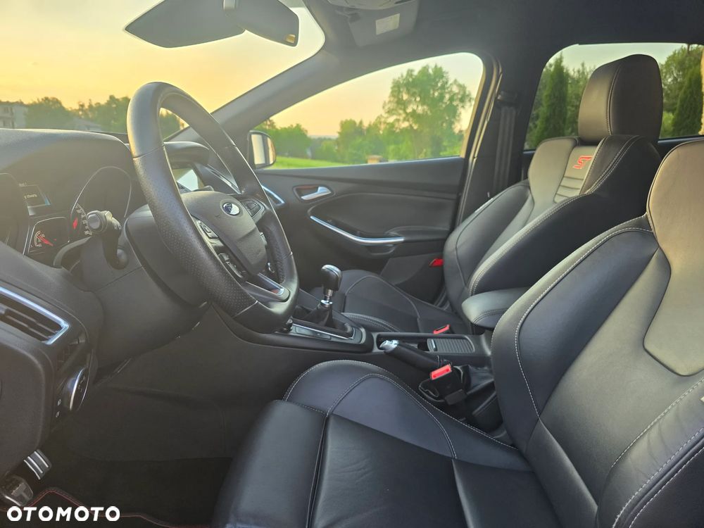 Ford Focus - 19