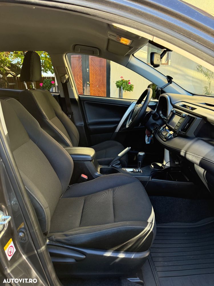 Toyota RAV4 2.2 D-4CAT 4WD Aut Executive - 9