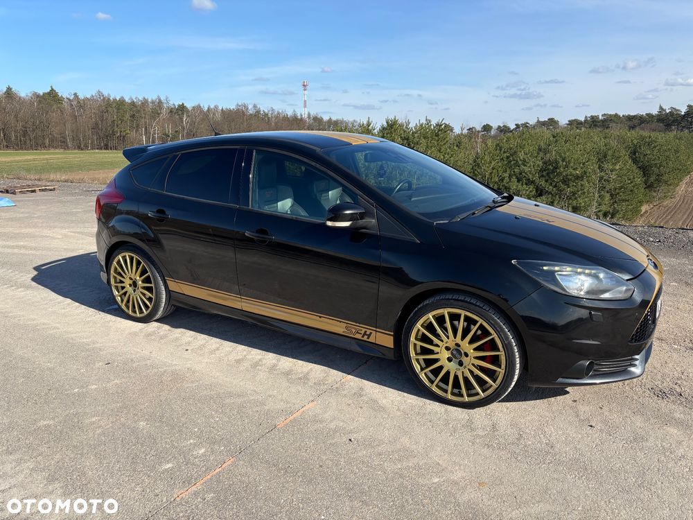 Ford Focus ST - 14