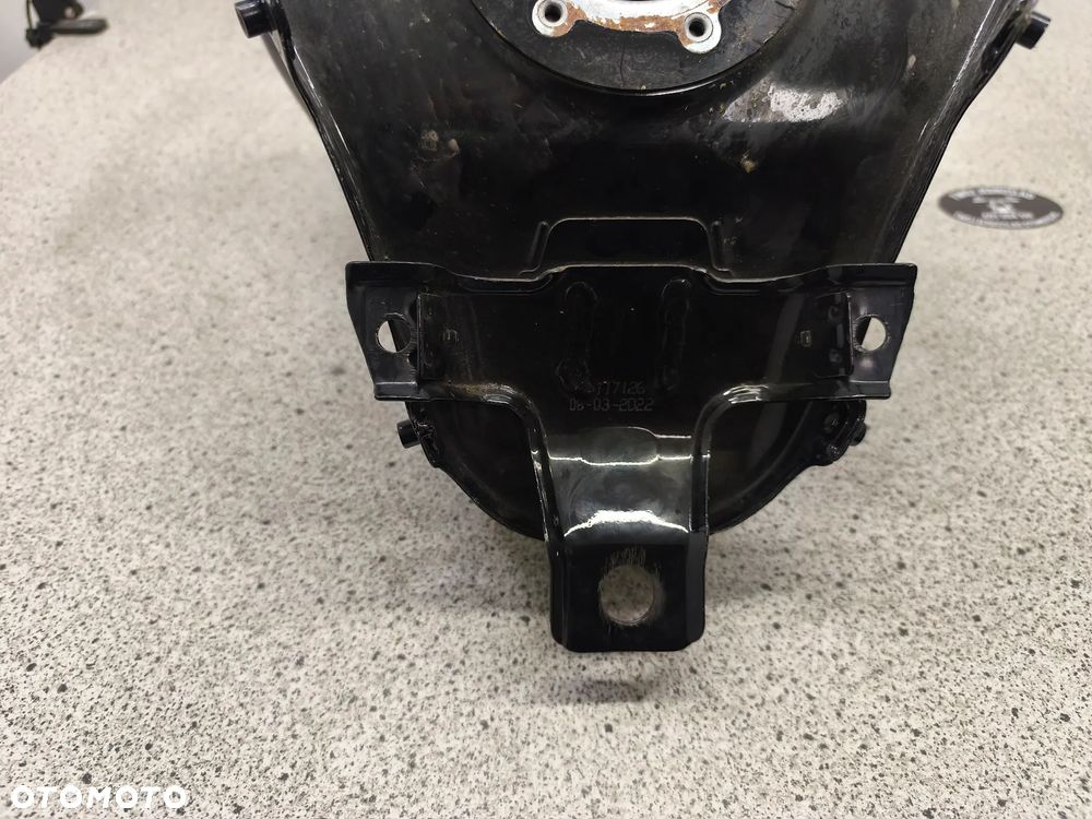 Bak, zbiornik paliwa KTM 125 Duke - 34