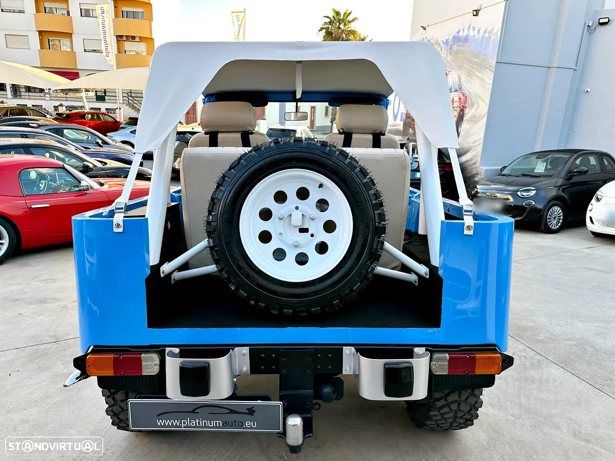 Toyota Land Cruiser - 4