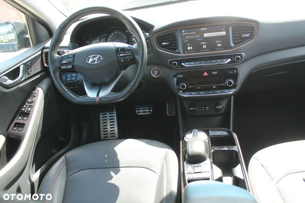 Hyundai IONIQ - 17