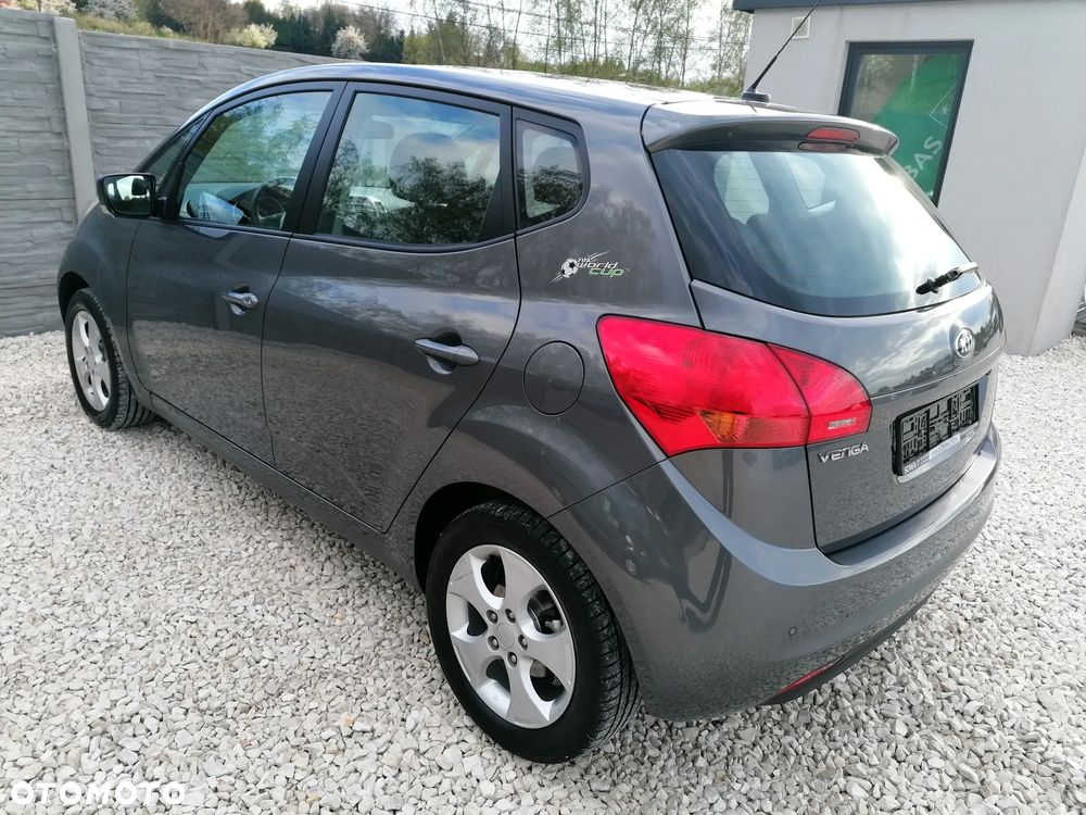 Kia Venga 1.6 CVVT Fifa World Cup Edition - 5