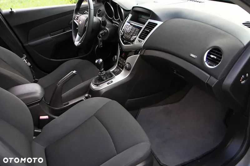 Chevrolet Cruze 1.8 LS - 8