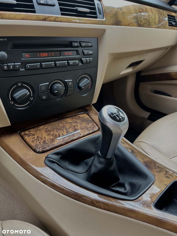BMW Seria 3 318i - 16