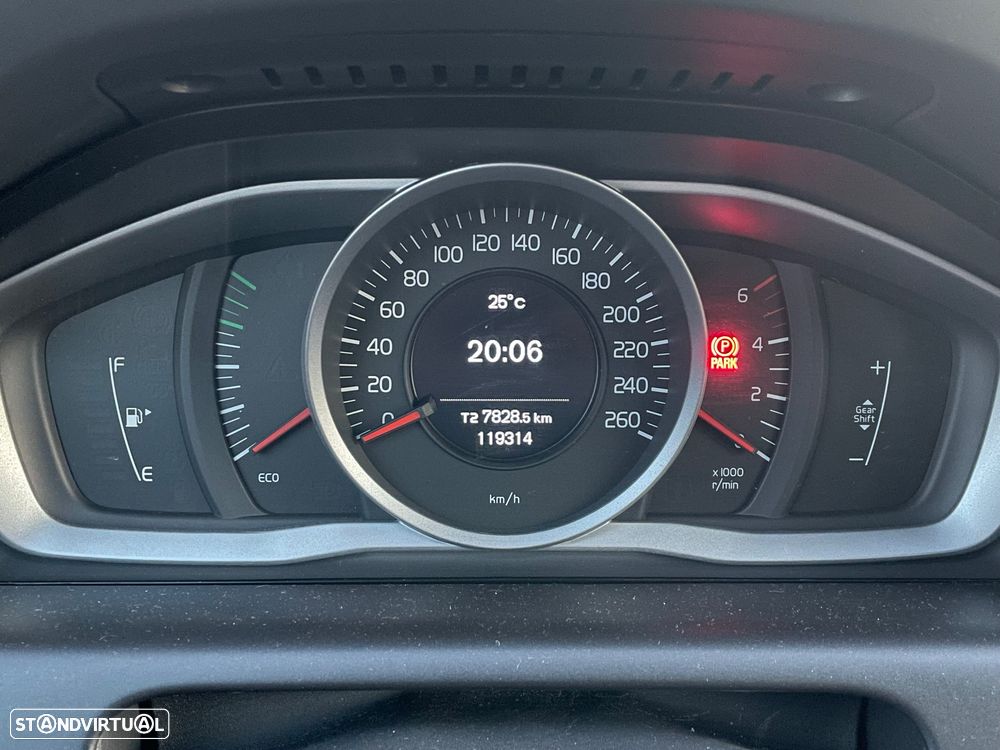 Volvo XC 60 2.0 D4 Momentum - 12