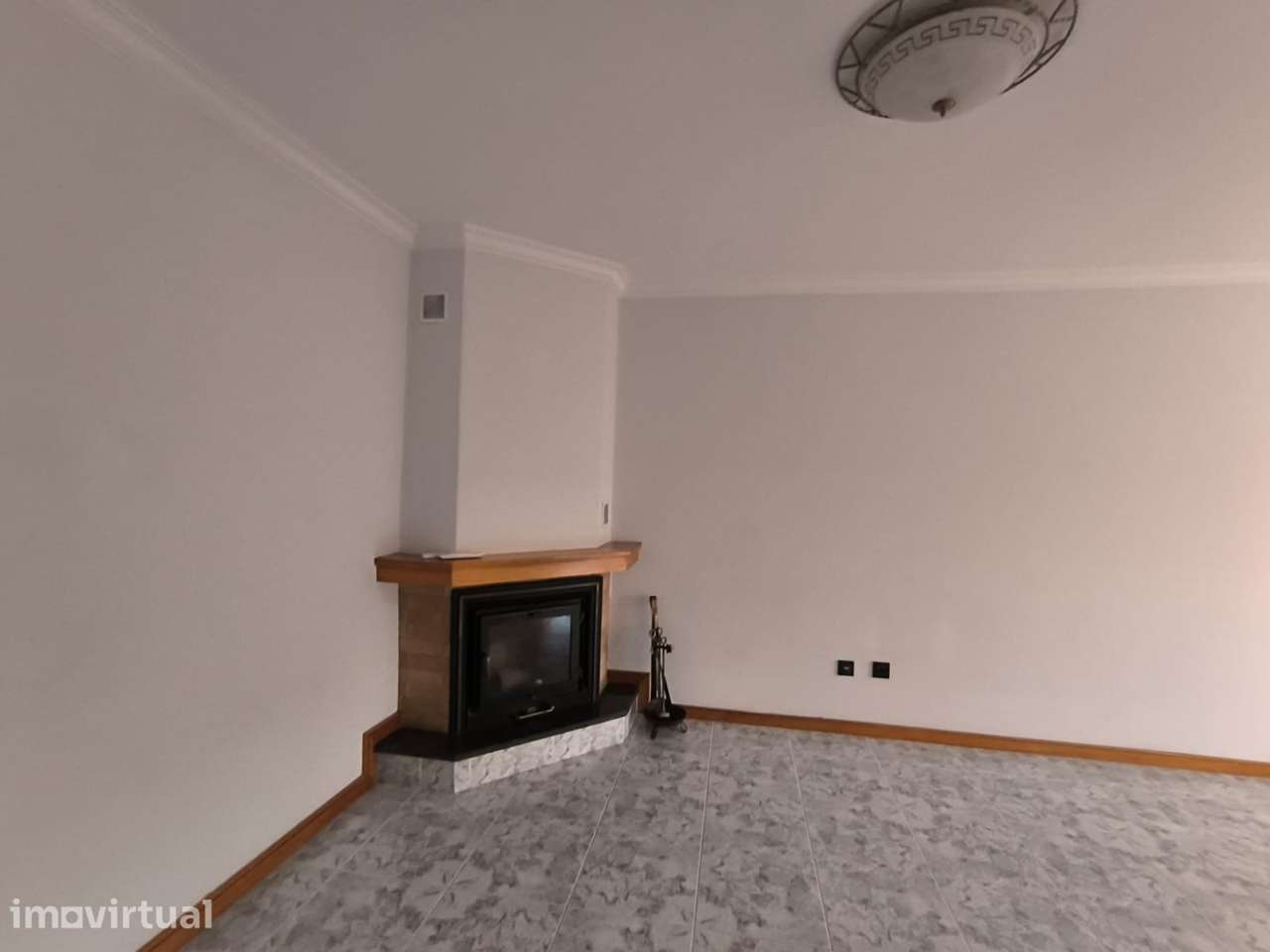 Apartamento T3 no Castêlo da Maia – Excelente Oportunidade! - Grande imagem: 2/27