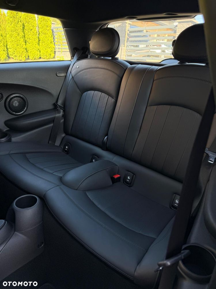 MINI Cooper S Sidewalk Trim - 20