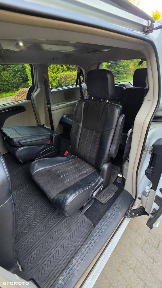 Lancia Voyager 2.8CRD Platinum - 11