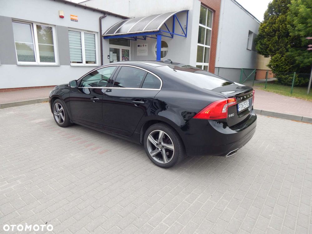 Volvo S60 D4 Drive-E Momentum - 4