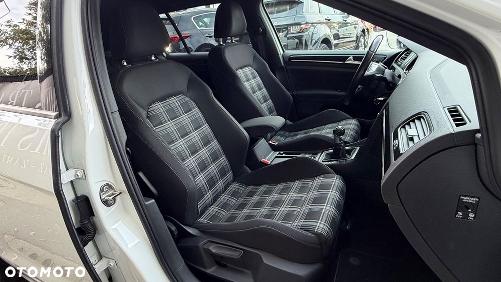 Volkswagen Golf GTD BlueMotion Technology - 39