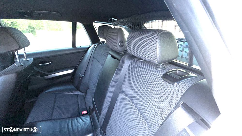 BMW 320 d Navigation - 33