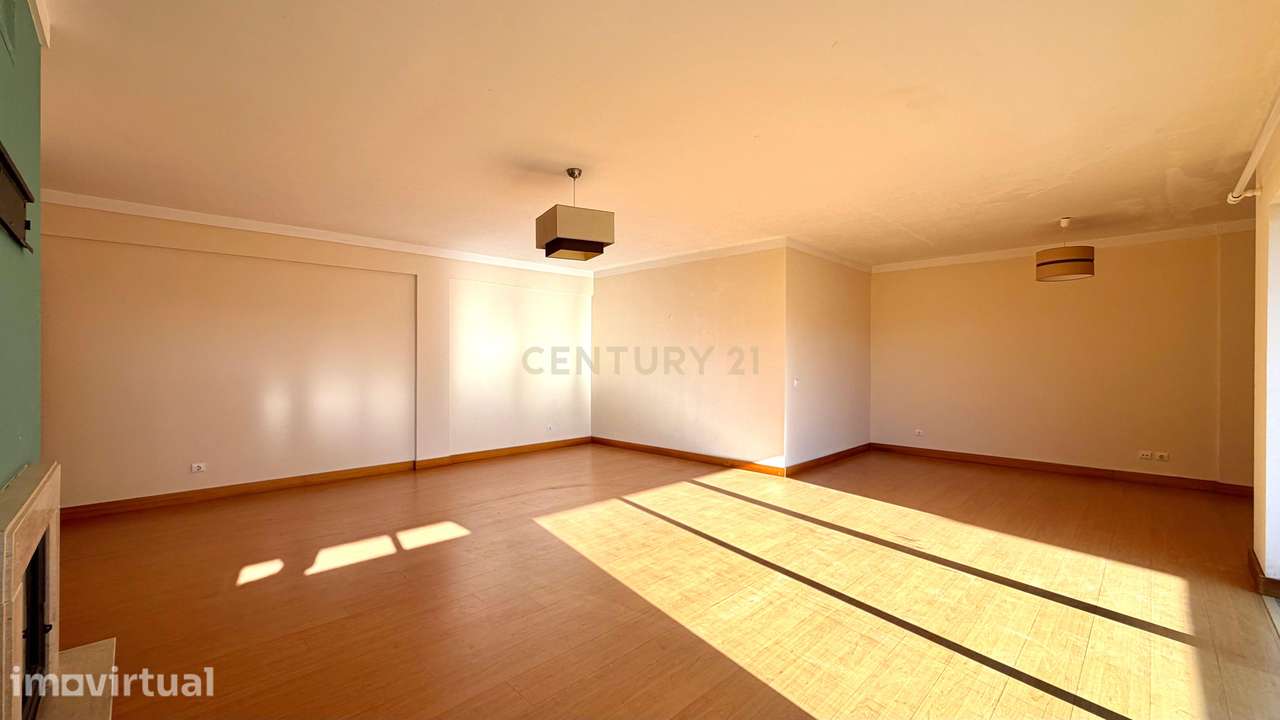Magnífico Apartamento T3, com Varanda, Parqueamento e Arrecadação, nos - Grande imagem: 2/42