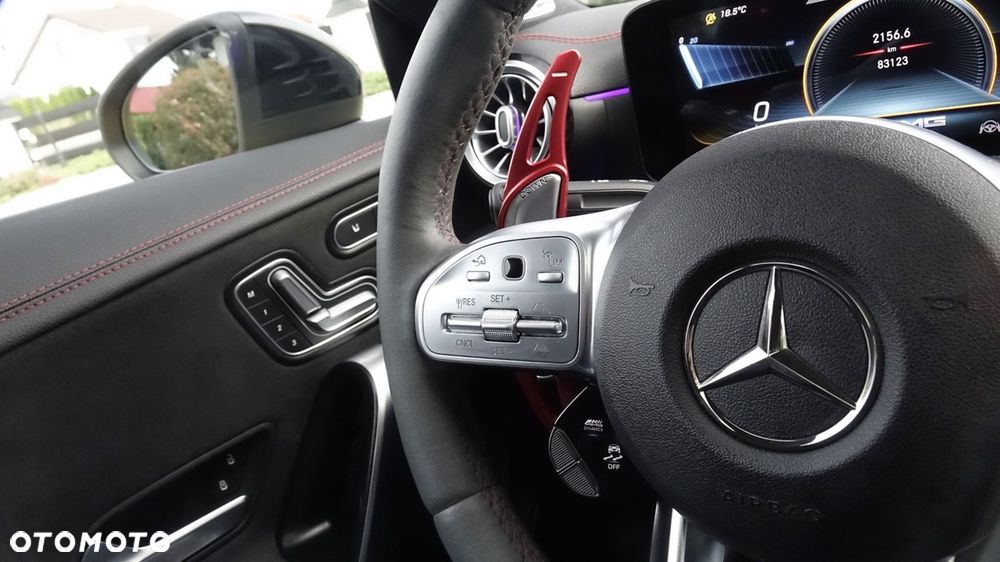 Mercedes-Benz CLA - 32