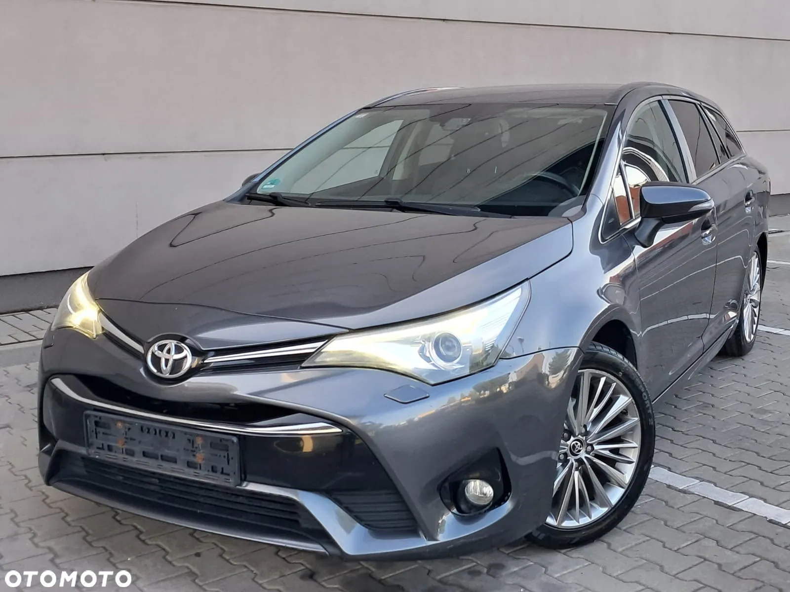 Toyota Avensis Combi 1.8 Business Edition - 6