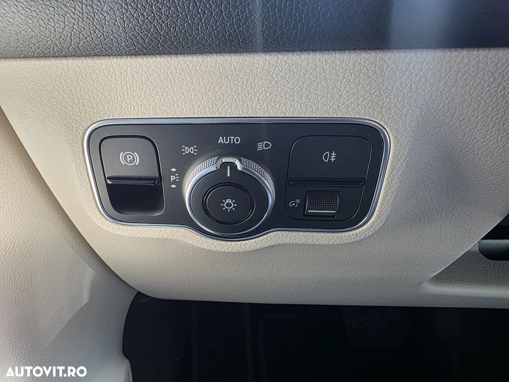 Mercedes-Benz GLB 250 8G-DCT Progressive - 17