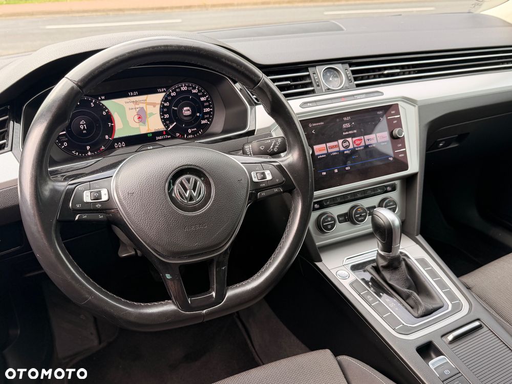 Volkswagen Passat 1.5 TSI OPF DSG Highline - 32