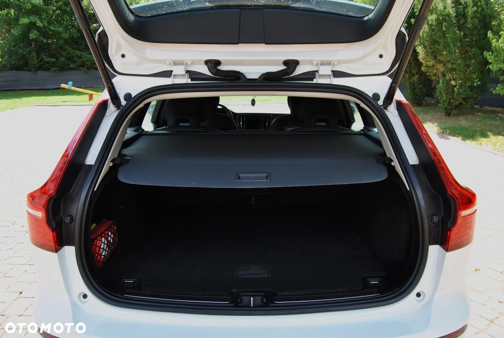 Volvo V60 B4 D Momentum - 16