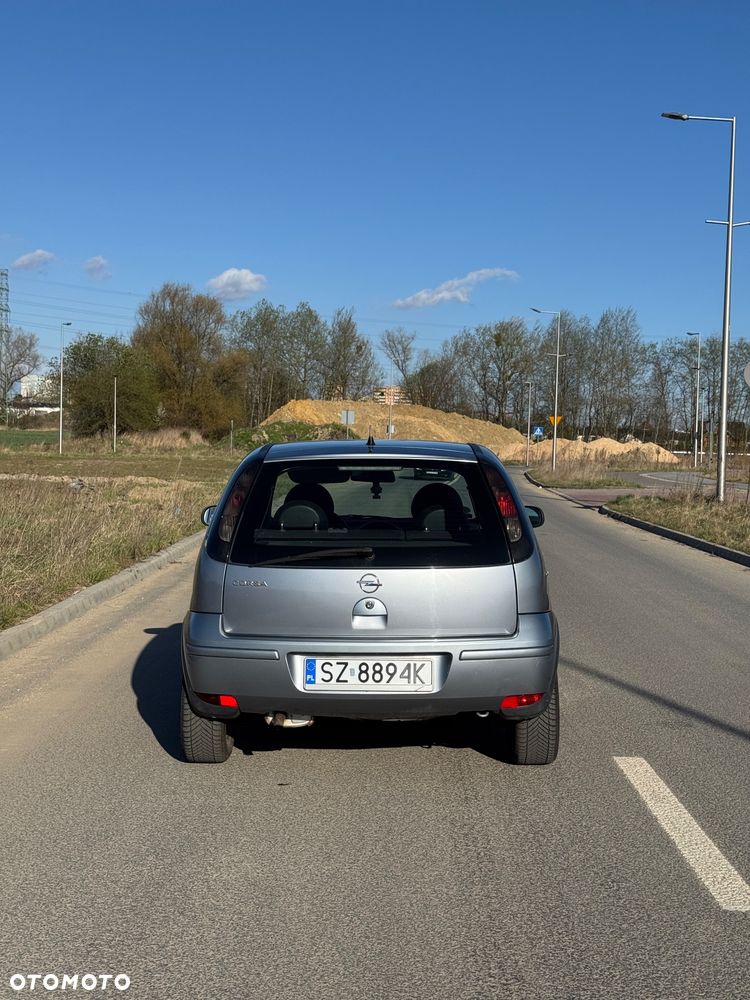 Opel Corsa 1.0 12V Cosmo - 10